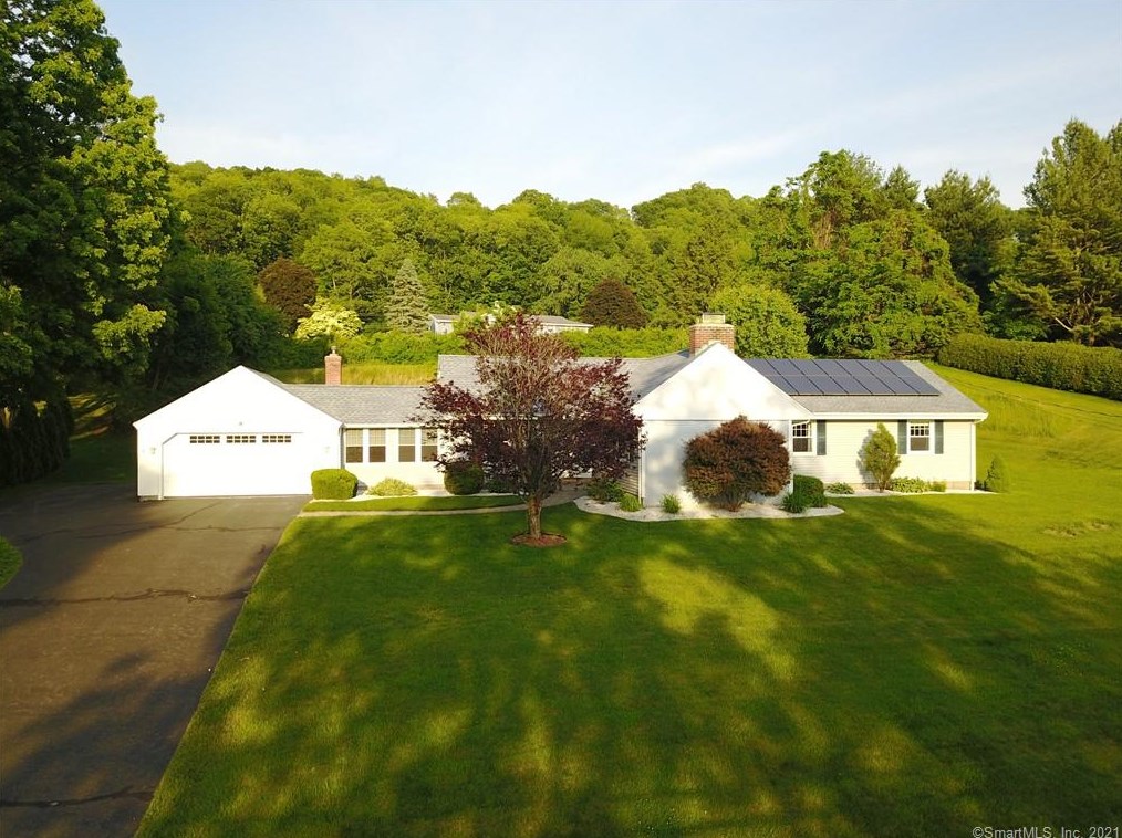8 Hawthorne Ln, Farmington, CT 06032