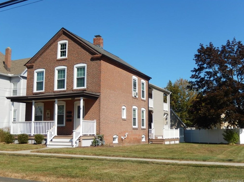 31 Suffield St #b, Windsor Locks, CT 06096