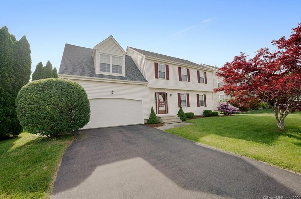 68 Wildflower Ln, Middletown, CT 06457