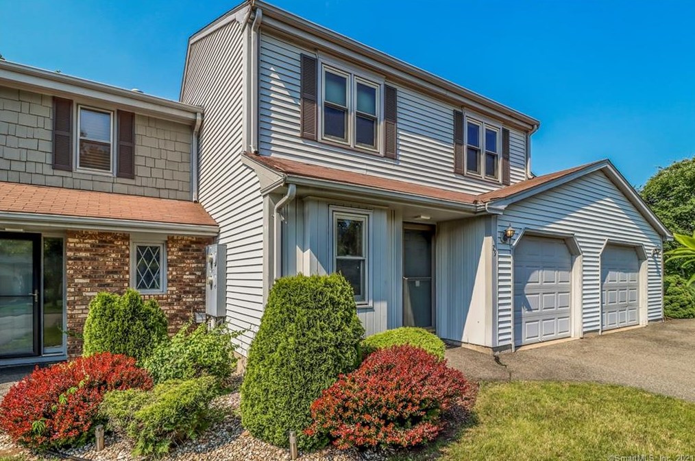 29 Hickory Ln, Rocky Hill, CT 06067-1927