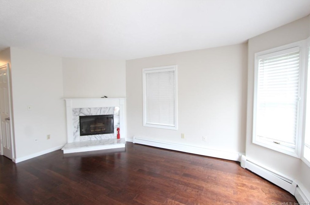 7 Bittersweet Ln #7, Wapping, CT 06074