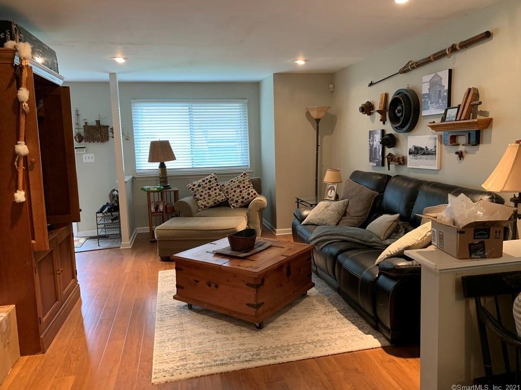 17 Coram Rd #7b, Huntington, CT 06484