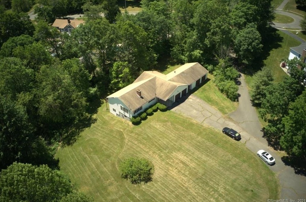 120 Ice Pond Ln, East Berlin, CT 06023