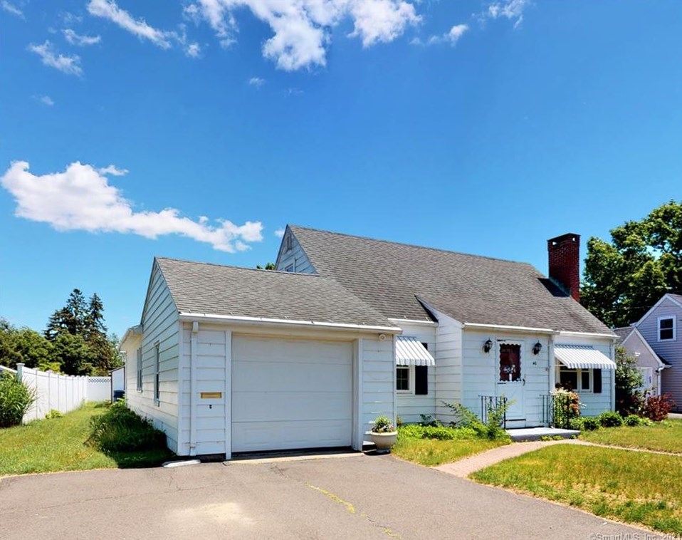 40 Rockwell Ave, Plainville, CT 06062