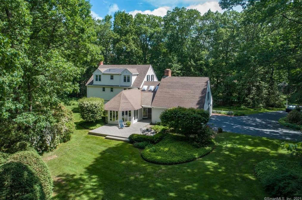 71 Hurdle Fence Dr, Avon, CT 06001