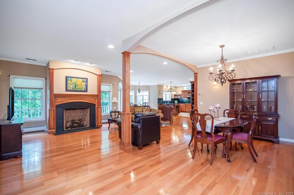 28 Donna Mae Ln, Tolland, CT 06084