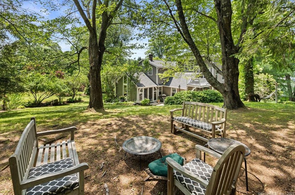 8 Notch Rd, Granby, CT 06035
