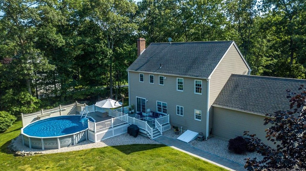 53 James Vincent Dr, Clinton, CT 06413-1258