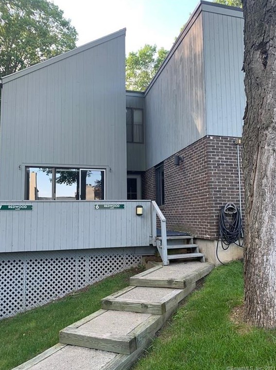 6 Redwood Ln #6, Ridgefield, CT 06877