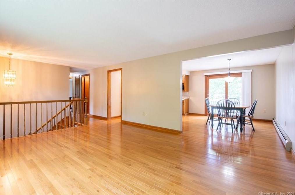 140 Tanglewood Dr, New Haven, CT 06518 exterior