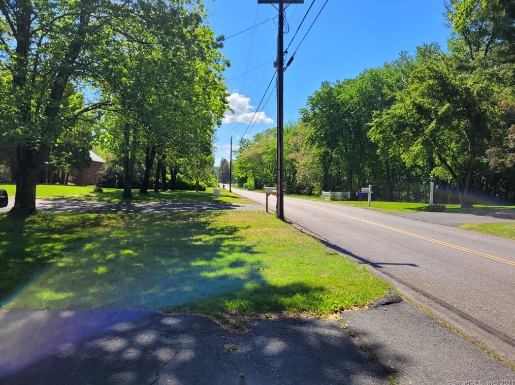 1010 Strong Rd, Wapping, CT 06074