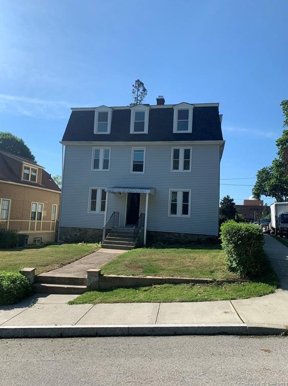 1 Farnsworth St #3, United States Coast Guard Ac, CT 06320