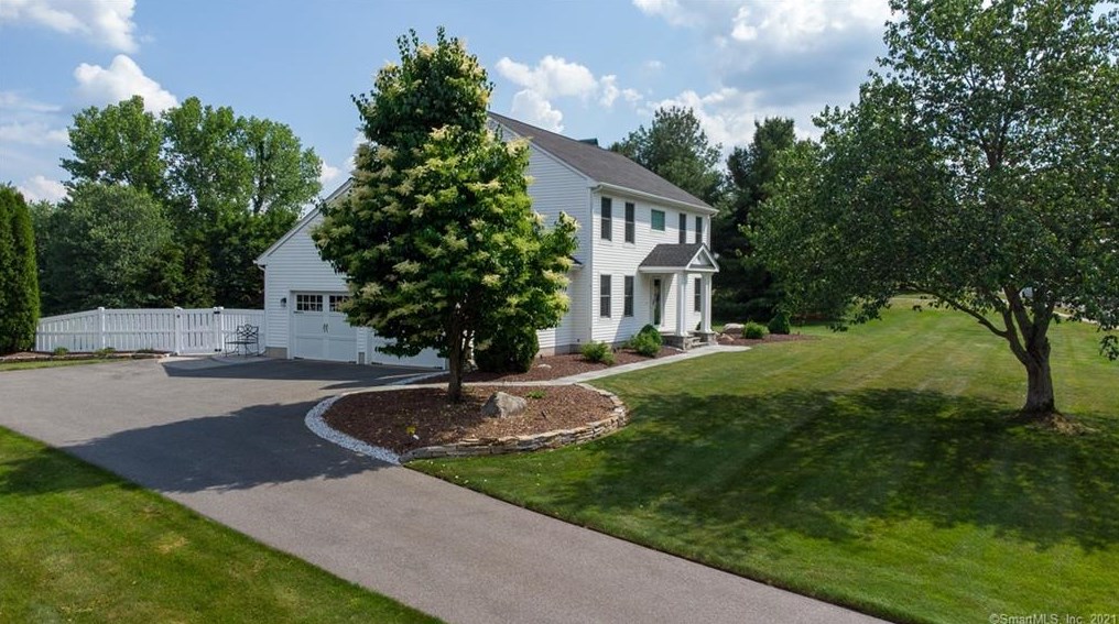 94 Bluff Point Rd, South Glastonbury, CT 06073
