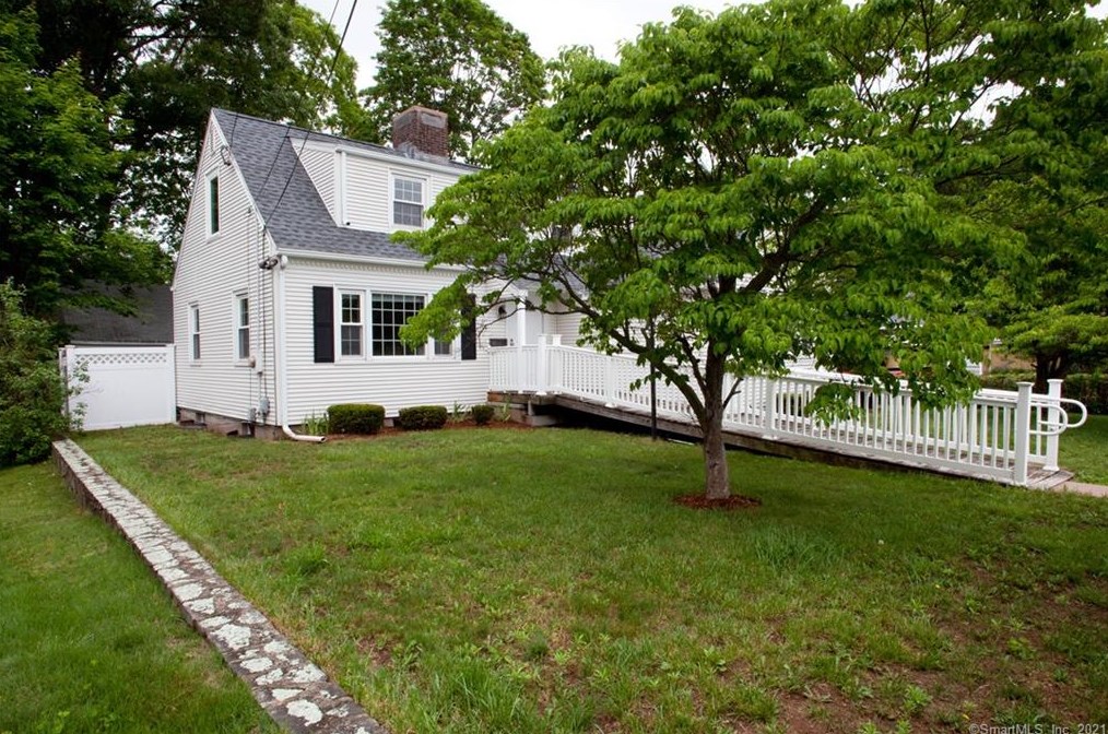 315 Henry St, Manchester, CT 06042