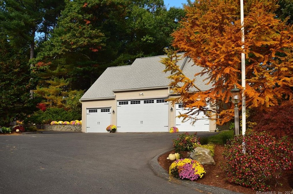 99 Hampden Rd, Somers, CT 06071