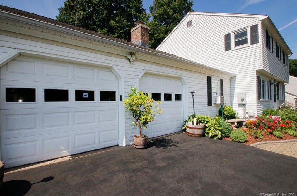249 Redwood Ln, Cheshire, CT 06410