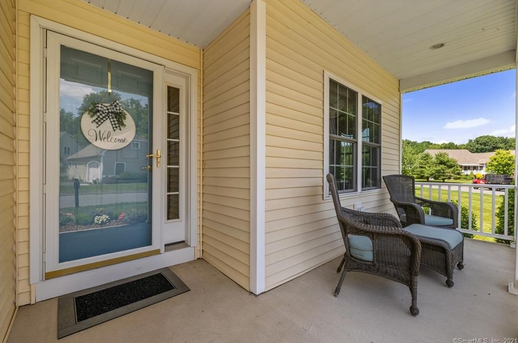 19 Old Barn Rd #19, East Windsor, CT 06088