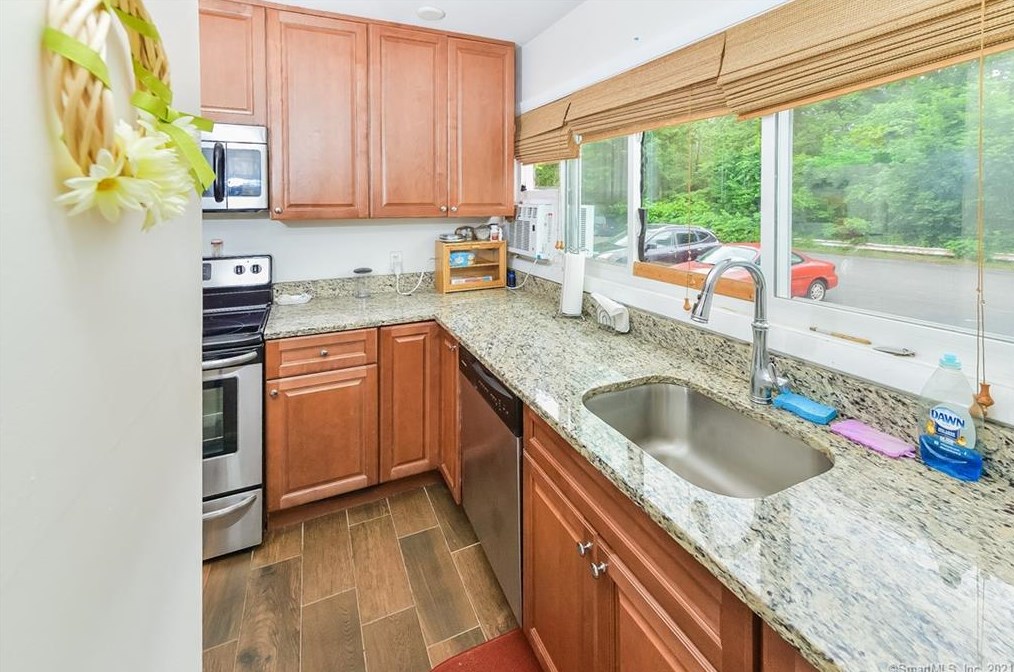 1129 Waterbury Rd #13, Cheshire, CT 06410