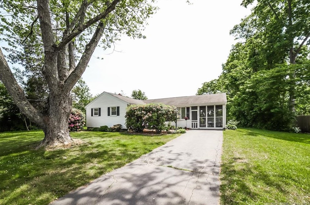 26 Dogwood Rd, North Branford, CT 06471