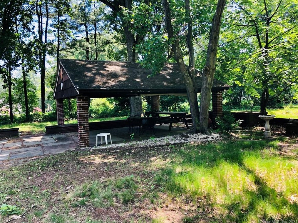 245 Spring Rd, North Haven, CT 06473