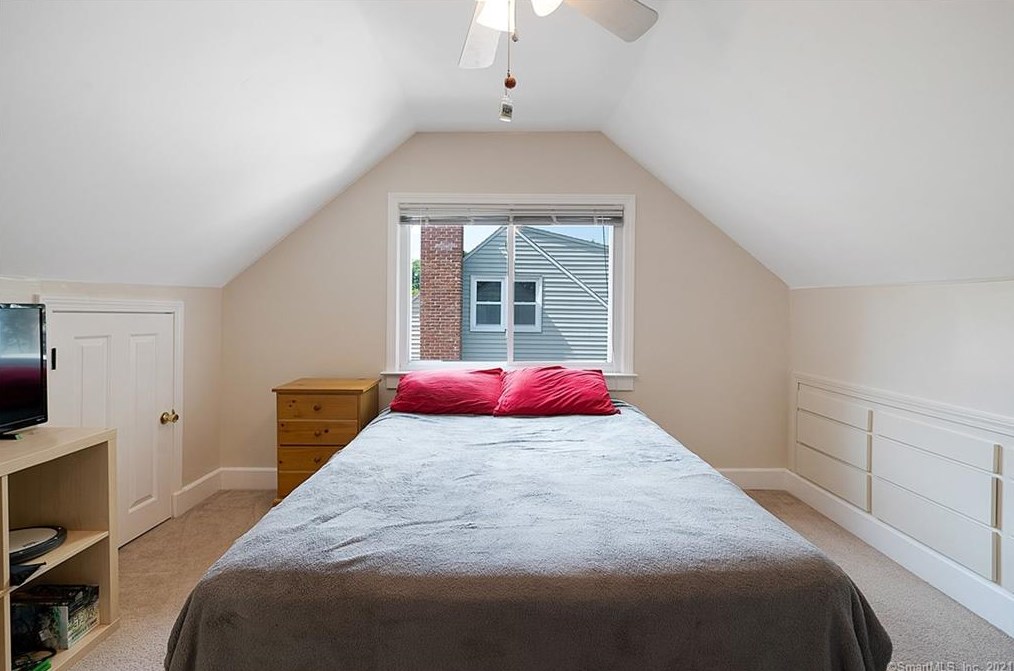 132 Federal St, Hartford CT  06110-1724 exterior