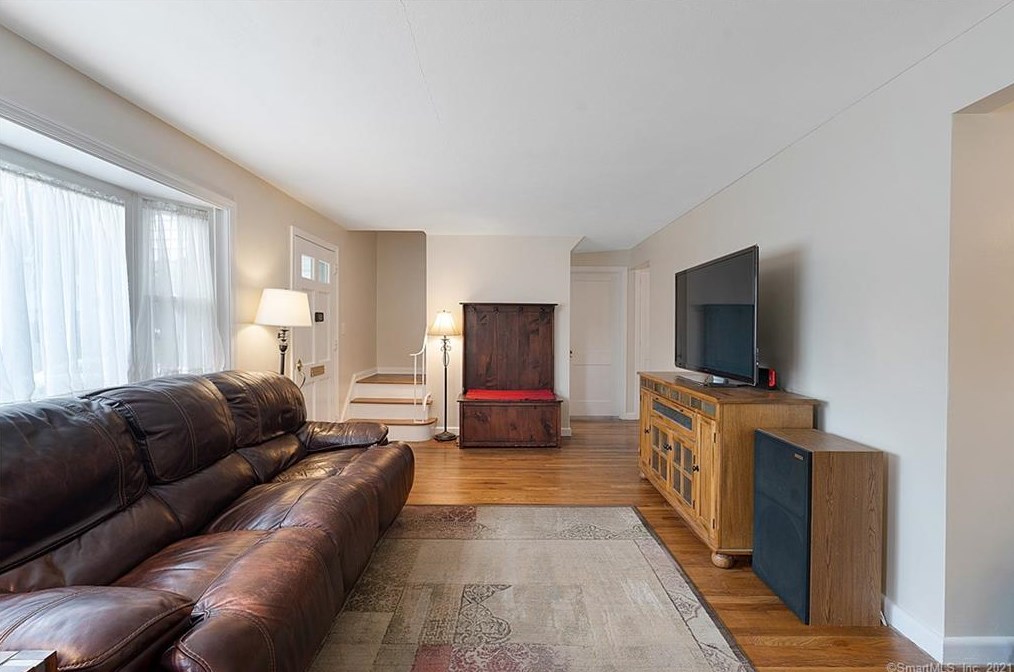 132 Federal St, Hartford CT  06110-1724 exterior