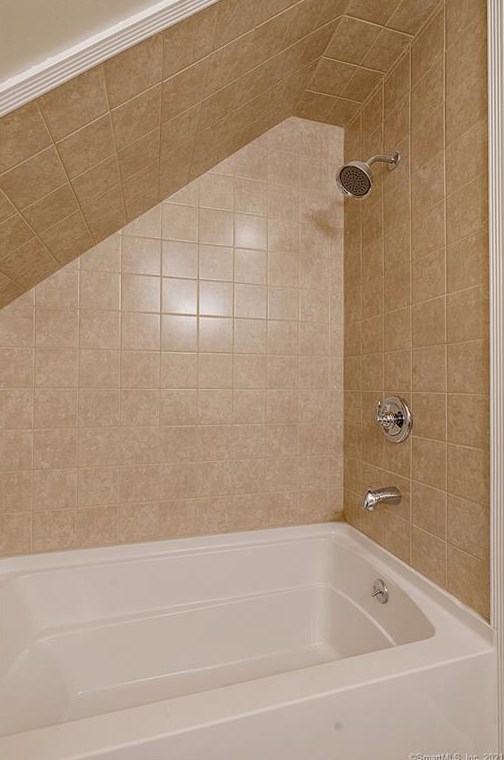 132 Federal St, Hartford CT  06110-1724 exterior