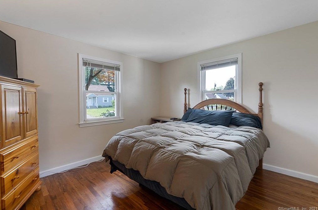 132 Federal St, Hartford CT  06110-1724 exterior