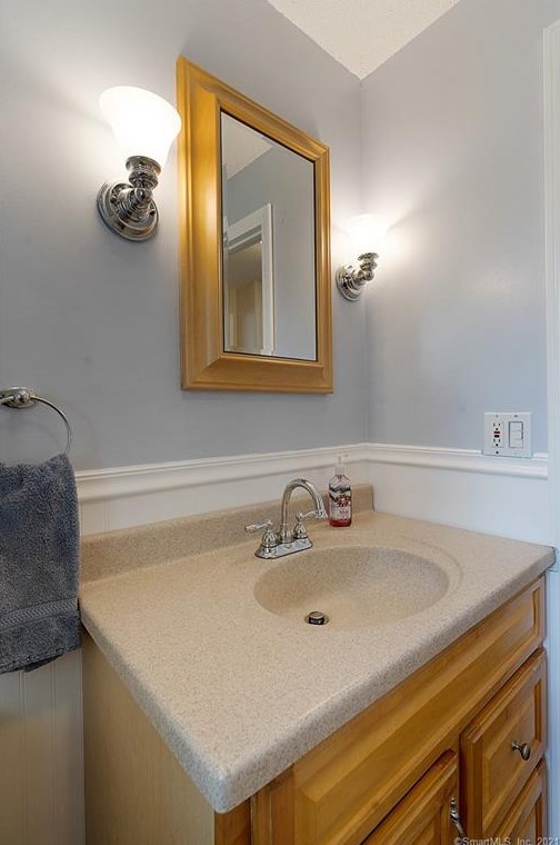 132 Federal St, Hartford CT  06110-1724 exterior