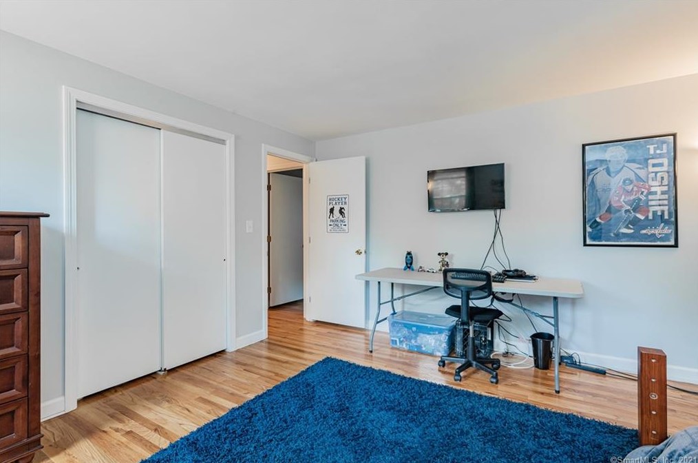 25 Tim Clark Cir, Simsbury CT  06070-1215 exterior