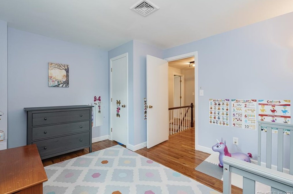 25 Tim Clark Cir, Simsbury CT  06070-1215 exterior
