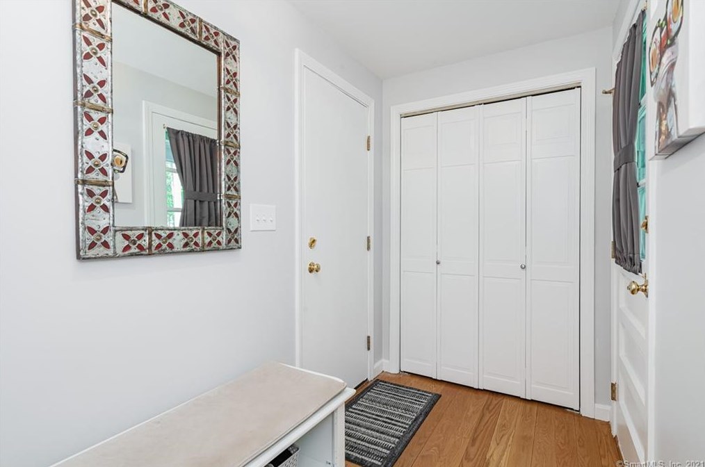 25 Tim Clark Cir, Simsbury CT  06070-1215 exterior