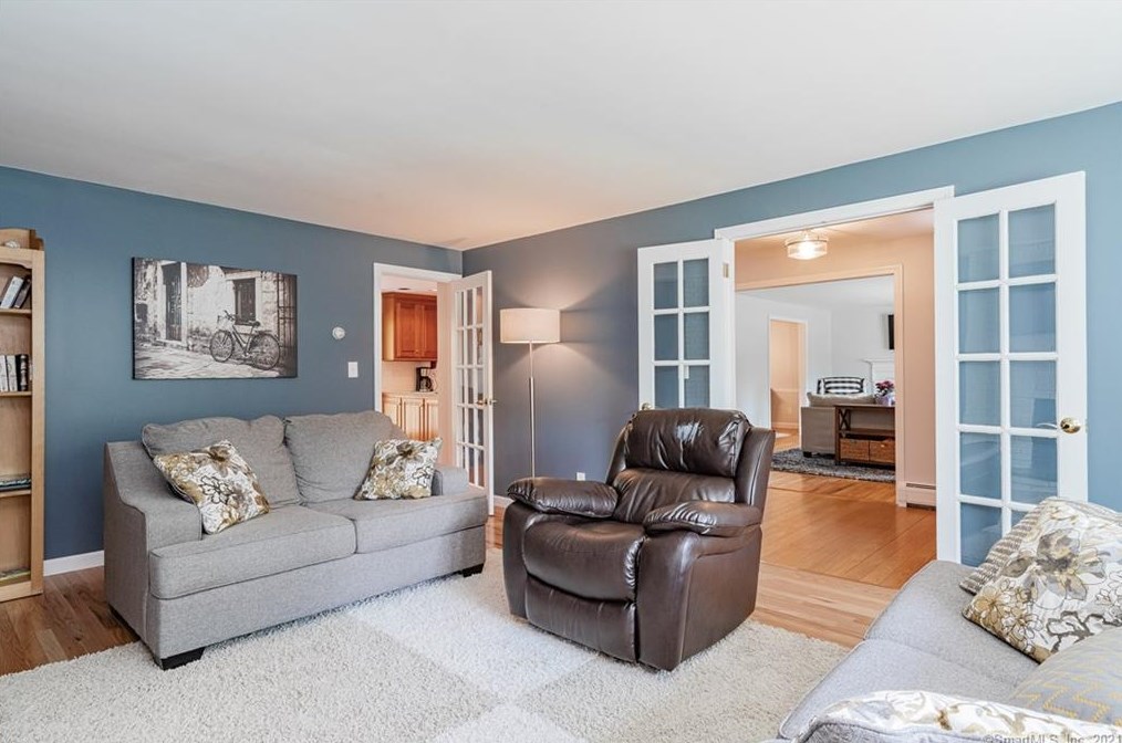 25 Tim Clark Cir, Simsbury CT  06070-1215 exterior