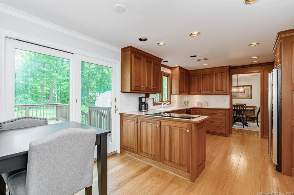 25 Tim Clark Cir, Simsbury CT  06070-1215 exterior