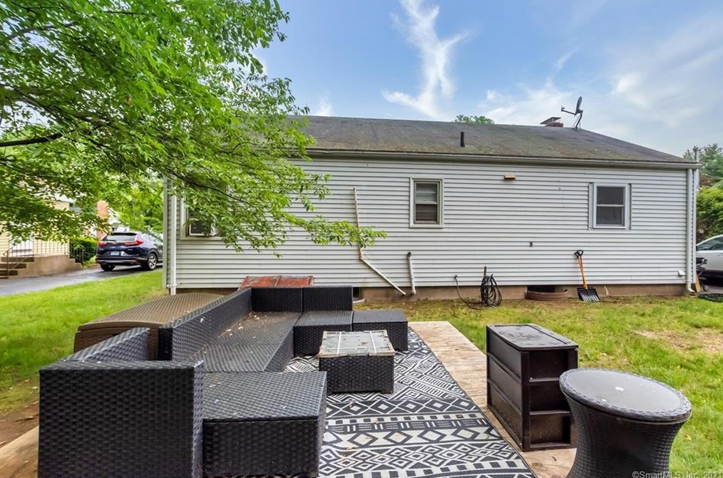 45 Sherwood Cir, Manchester, CT 06042