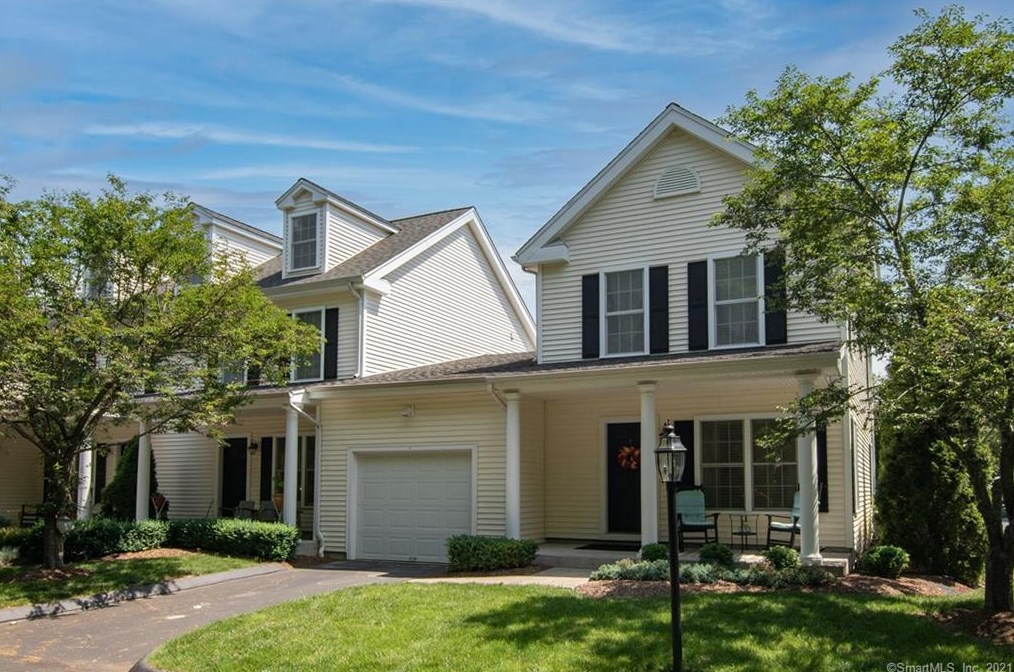 1 Sussex Pl, Madison, CT 06443-2566