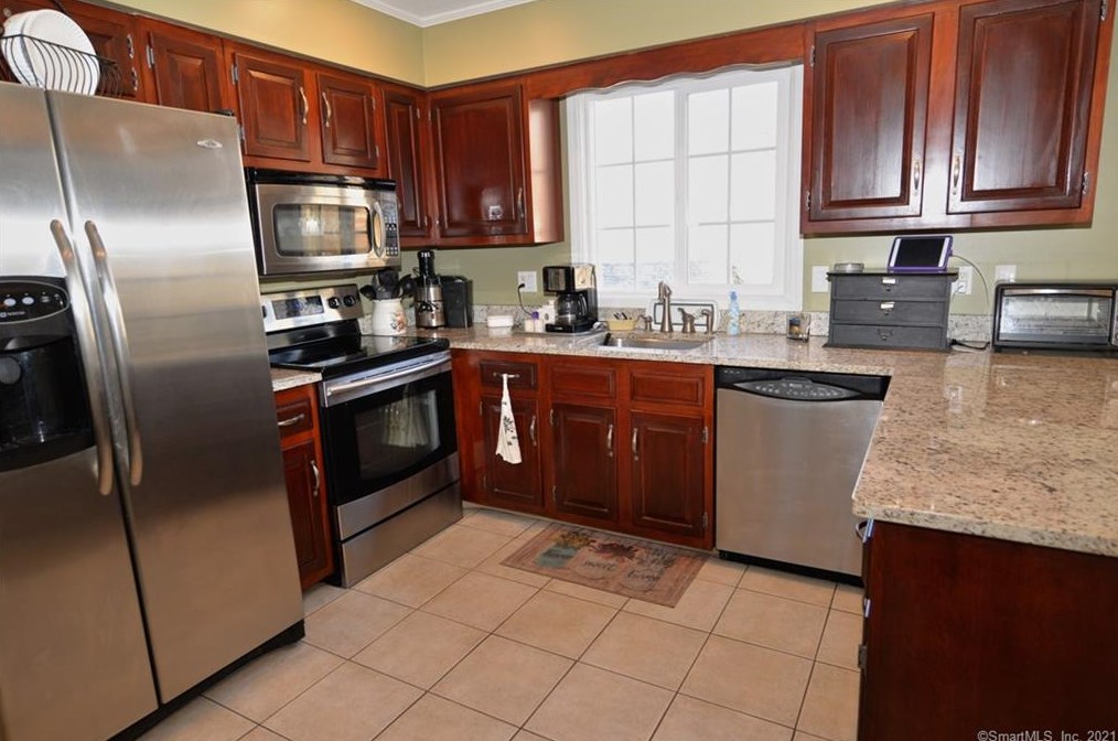 35 N Beech Tree Rd, Brookfield Center, CT 06804