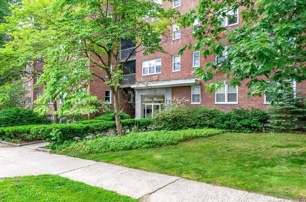 54 W North St #218, Stamford, CT 06902