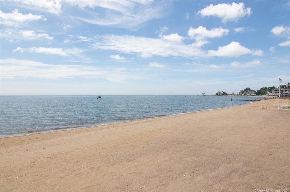 7 Harbor Ave, Madison CT  06443-2824 exterior