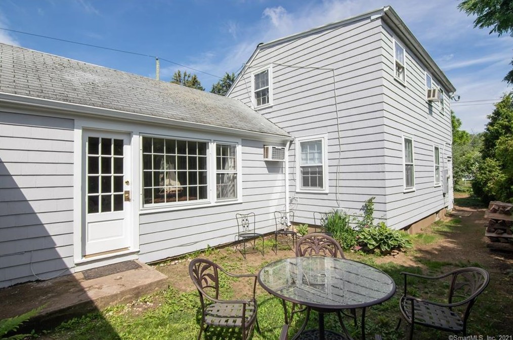 7 Harbor Ave, Madison CT  06443-2824 exterior