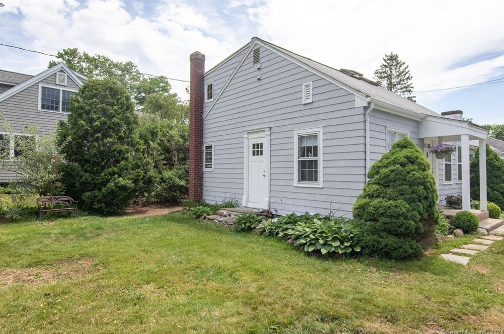 7 Harbor Ave, Madison CT  06443-2824 exterior