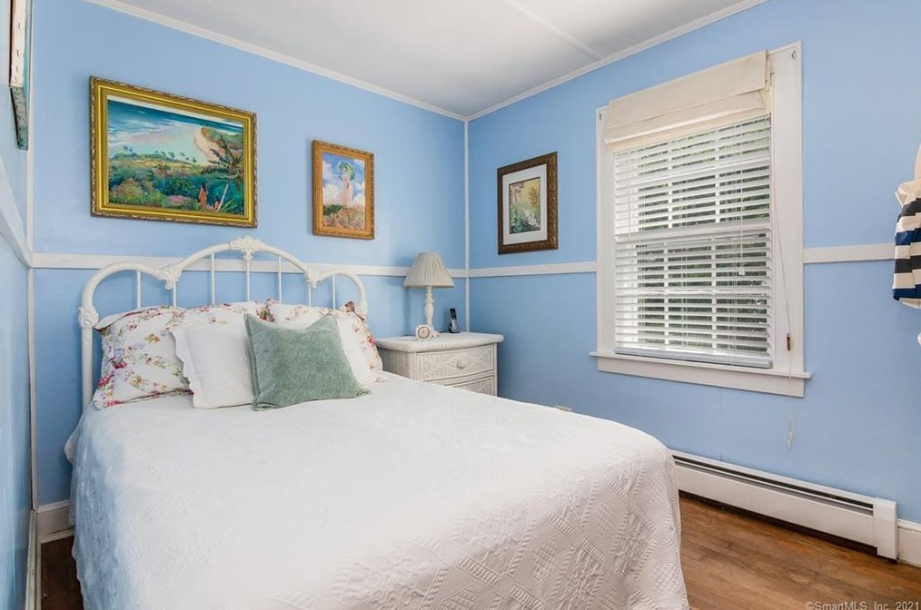 7 Harbor Ave, Madison CT  06443-2824 exterior