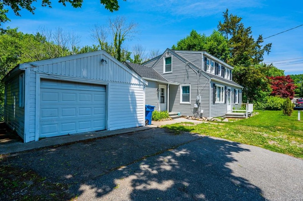 10 Cross Rd, Waterford, CT 06385