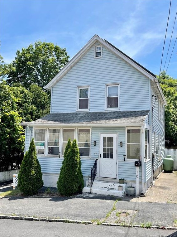 18 Brook St, Huntington, CT 06484