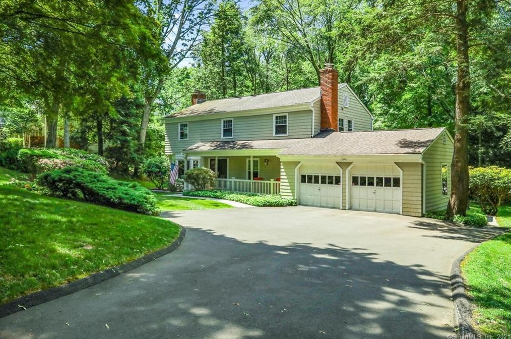 27 Mohawk Trail, Stamford, CT 06903