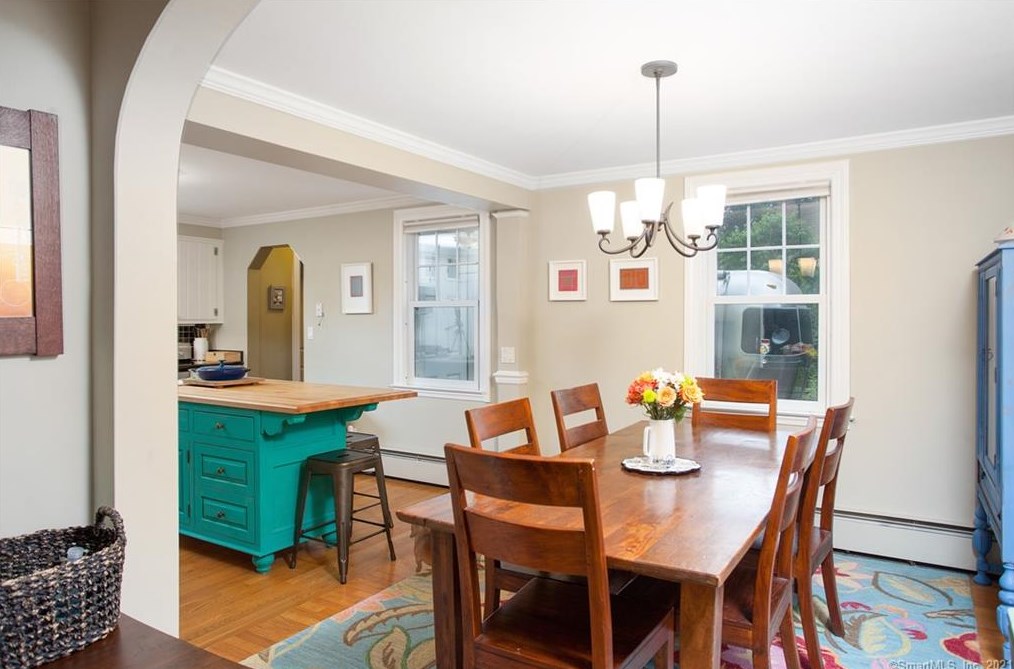 16 Middlesex Ave, Chester, CT 06412