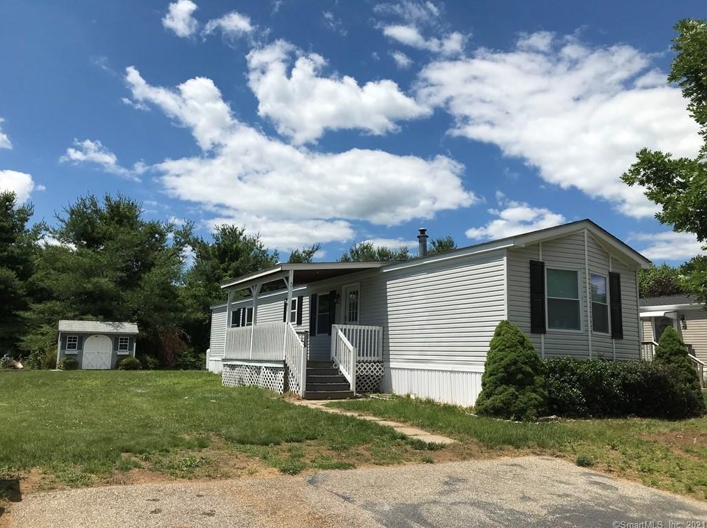 31 Circle Dr, North Windham, CT 06256