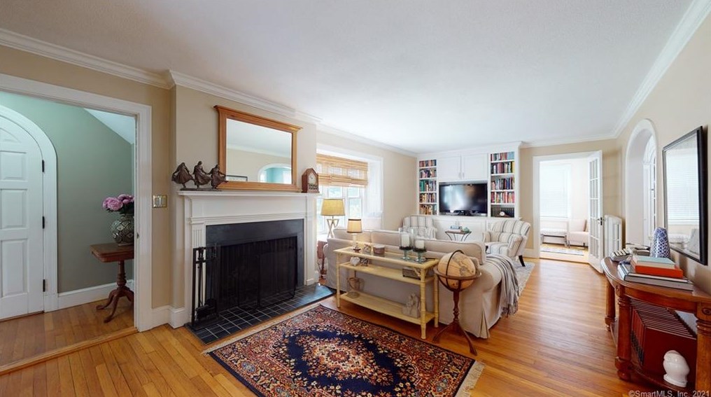 11 Linwold Dr, Hartford, CT 06107