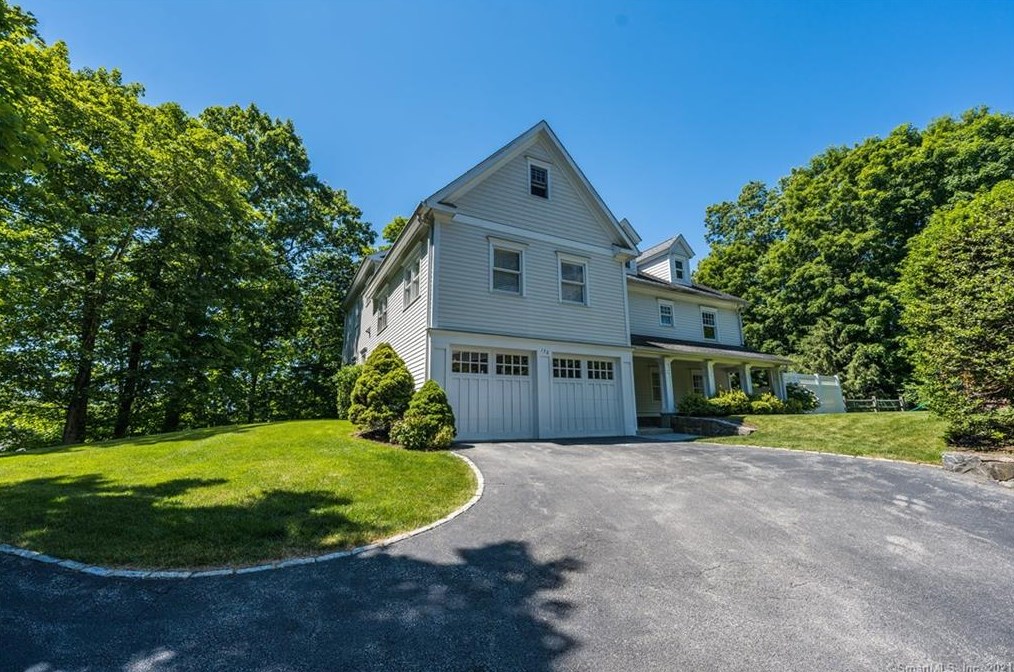 176 Valley Rd, Cos Cob, CT 06807