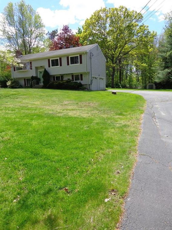 348 Beardsley Rd, Huntington, CT 06484